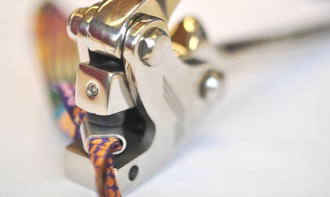 WRISTBAND CRIMPING TOOL